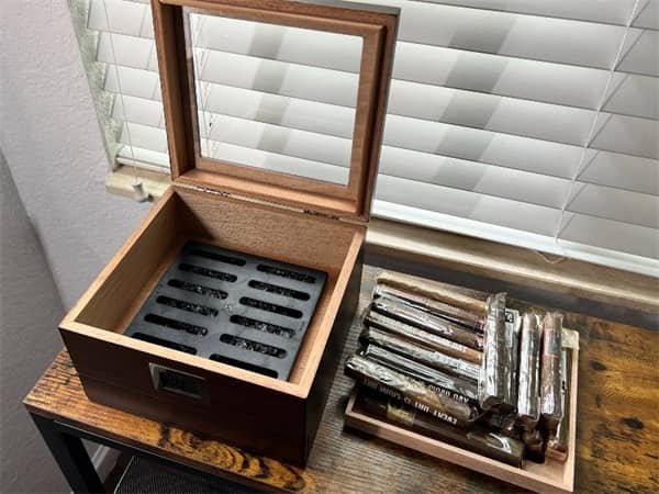 Caso Elegance Renzo Humidor: 2024 Revisión-9