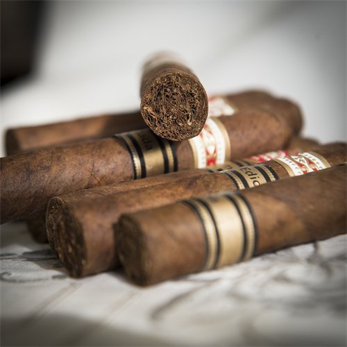How to Tell If a Cigar is Dry or Too Moist-3