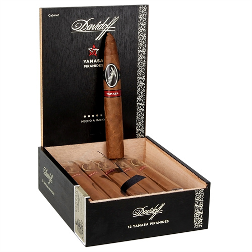 7. davidoff yamasá piramides