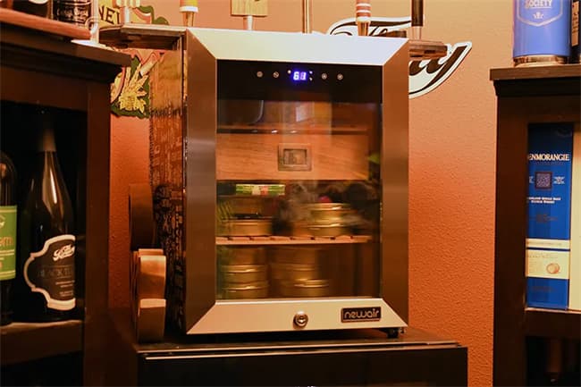 humidor eléctrico newair 250 puros4