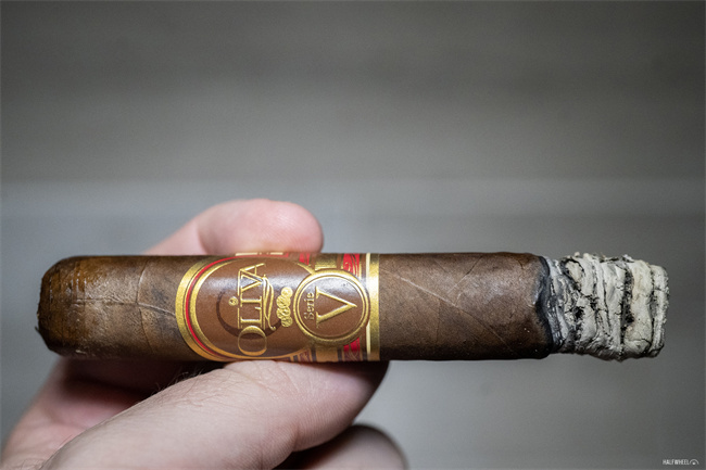 charuto oliva serie v1