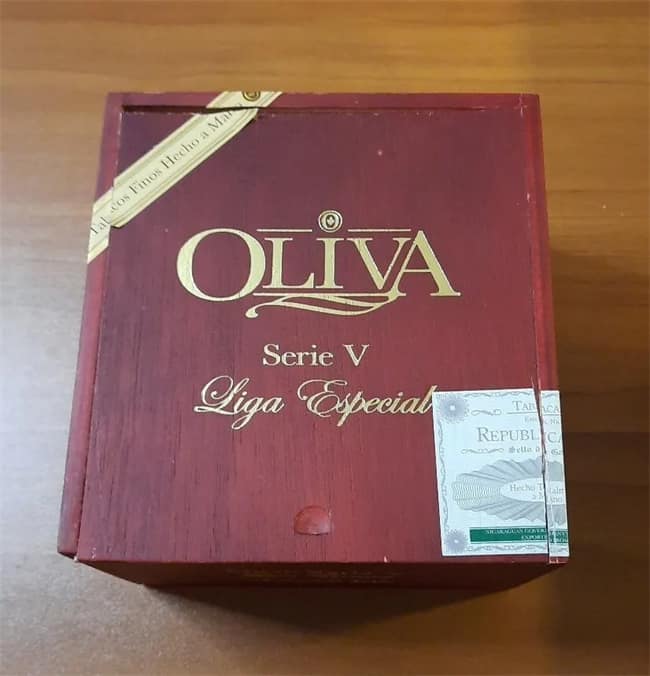 charuto oliva serie v8