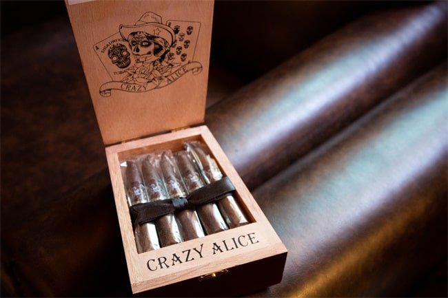 crazy alice cigar review7