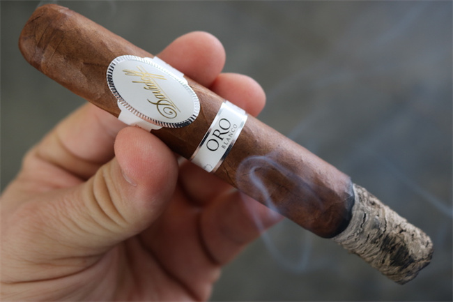 9. davidoff oro blanco